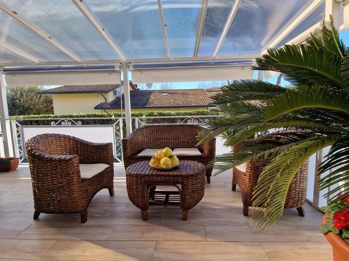 Tra Forte Dei Marmi E Marina Di Massa - Il Melograno Екстериор снимка